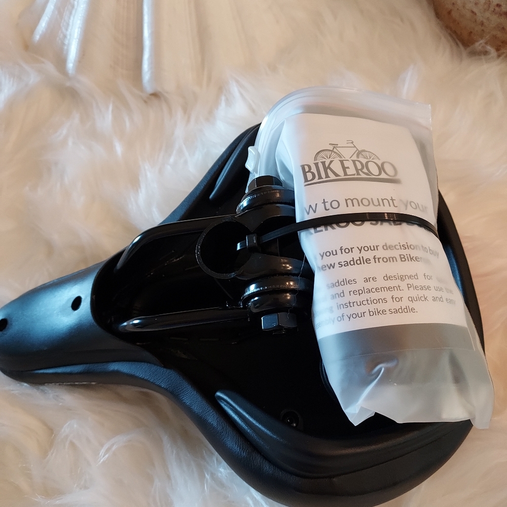 Ladies Comfort Bike Seat by Bikeroo: Sized for a Women. - Picture 4 of 8